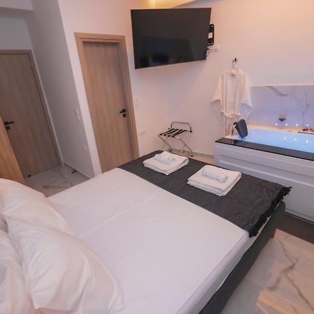 Zeos Finest Jacuzzi Suite Atene Esterno foto
